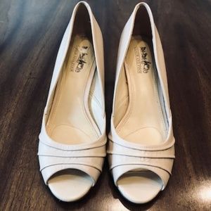 Coach & Four Heels